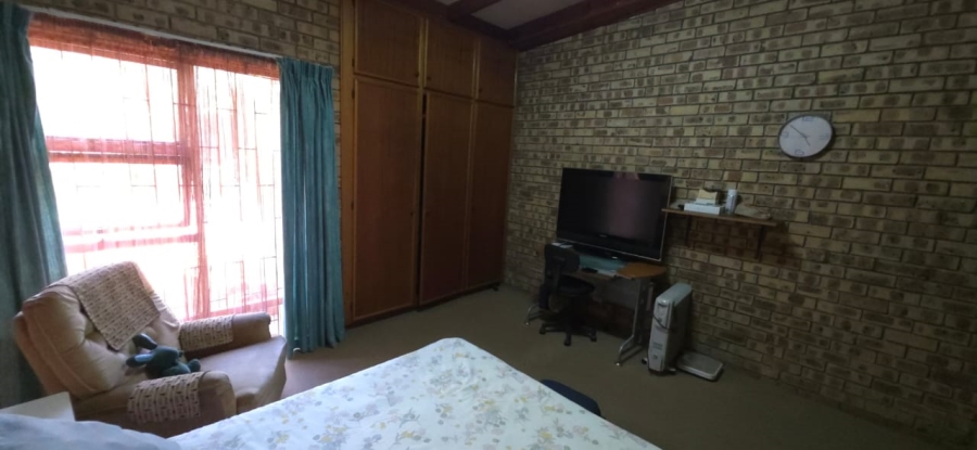 7 Bedroom Property for Sale in Wilkoppies North West
